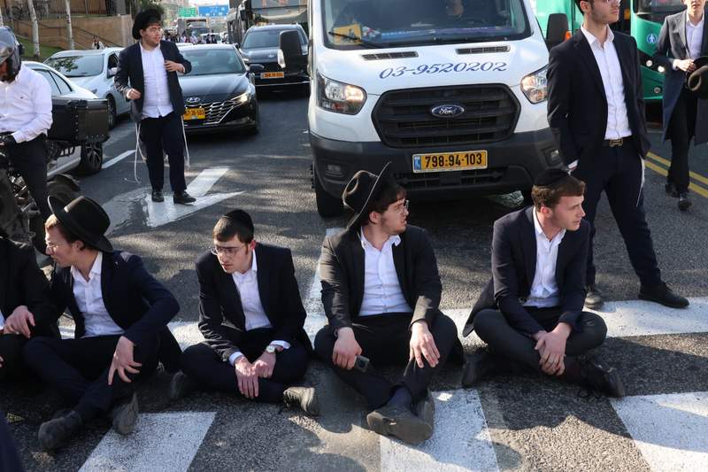 Jerusalem’s Chords of Discord: Haredi Draft Protest Unravels National Unity on Iconic Bridge