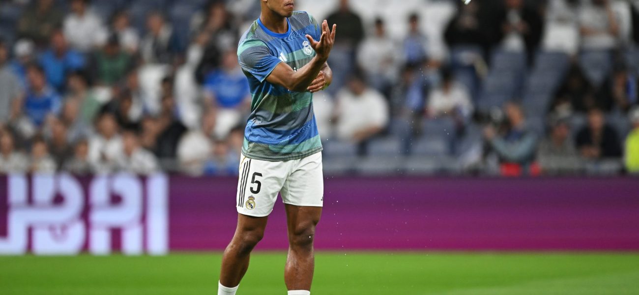 Jude Bellingham’s Substitution Reaction Sparks Debate After Real Madrid’s Alaves Win