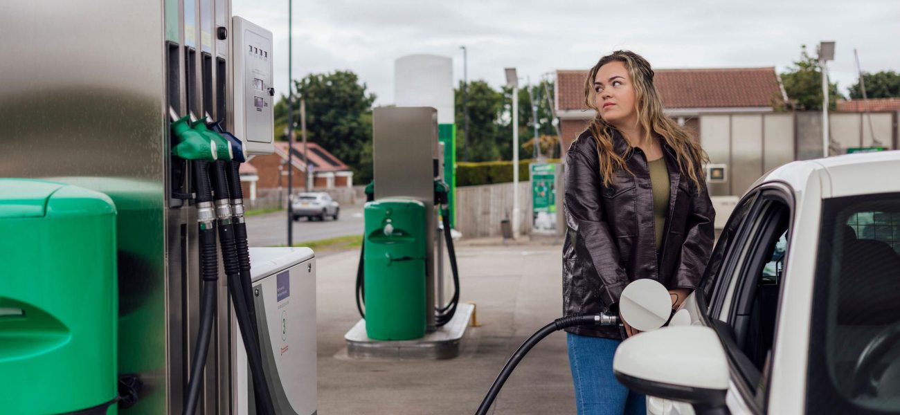 UK Inflation Jumps: Iran Conflict Escalates Fuel Prices, Pressuring Economy