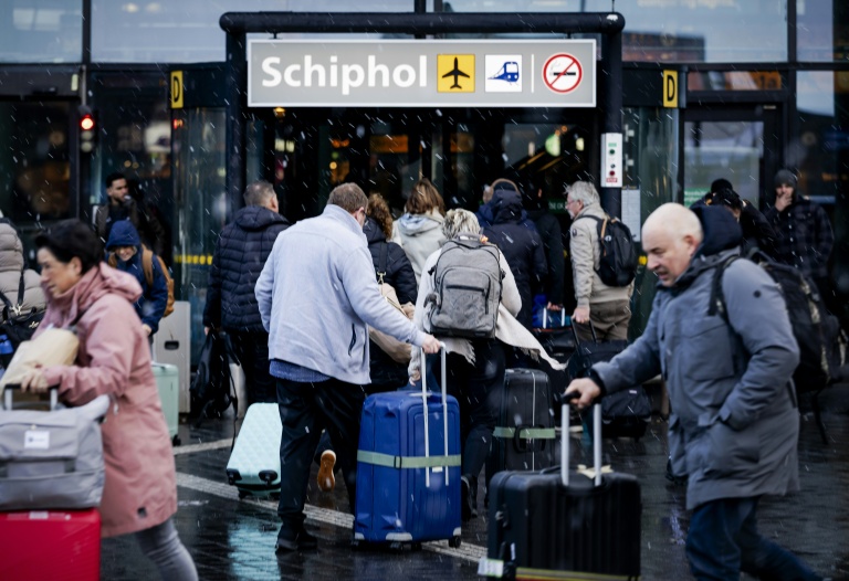 Schiphol Airport Unveils Airline Fuel Cost Discount Program Amid Soaring Operational Expenses