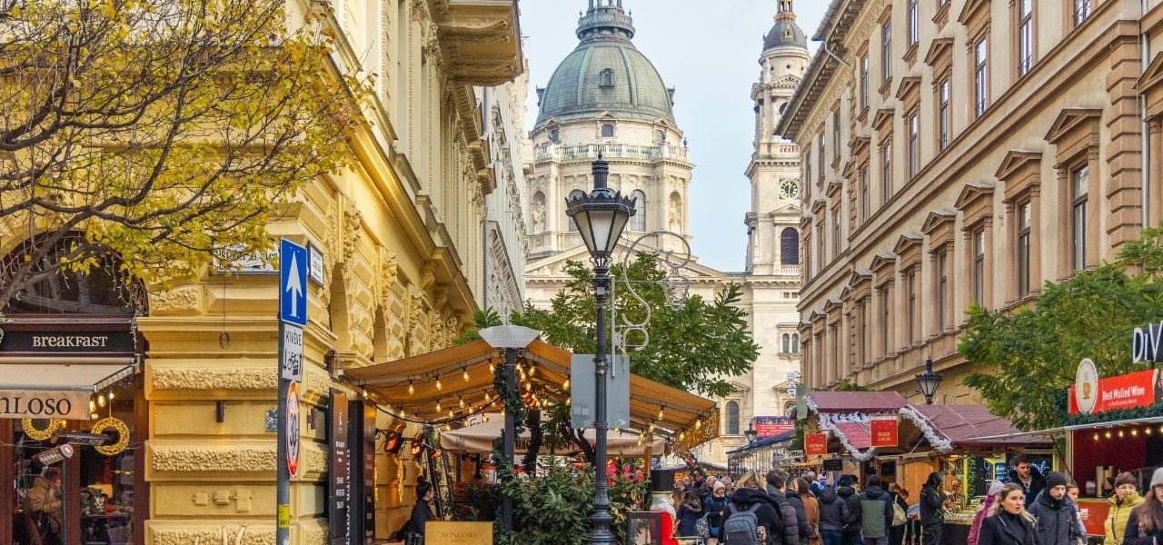 New Travel Guides Uncover Over 100 Free and Engaging Urban Experiences Globally