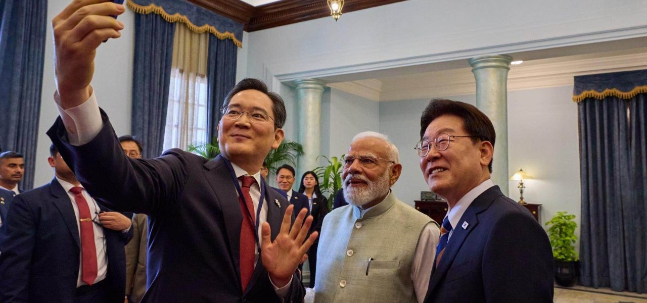 South Korea-India Summit: Lee Jae Myung, Modi, Samsung Chairman Ignite ‘Selfie Diplomacy’