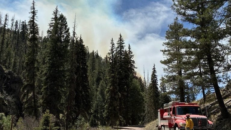 Firefight Politics: New Mexico’s Burn Battles Climate and Bureaucracy, With Rain as an Unreliable Savior