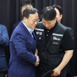 Samsung’s Uneasy Truce: Pay Deal Closes One Door, But Many Remain Ajar for Management Samsung’s Uneasy Truce: Pay Deal Closes One Door, But Many Remain Ajar for Management