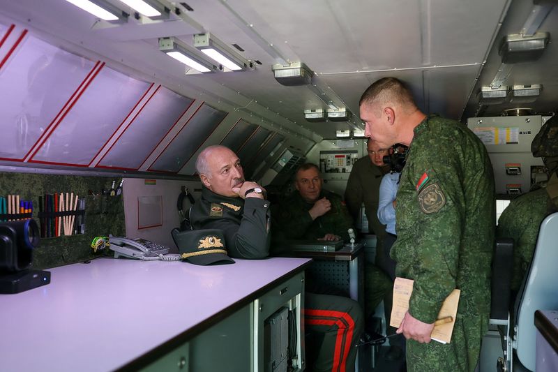 Lukashenko’s High Wire Act: Minsk Vows No War, But Russian Shadow Looms Large