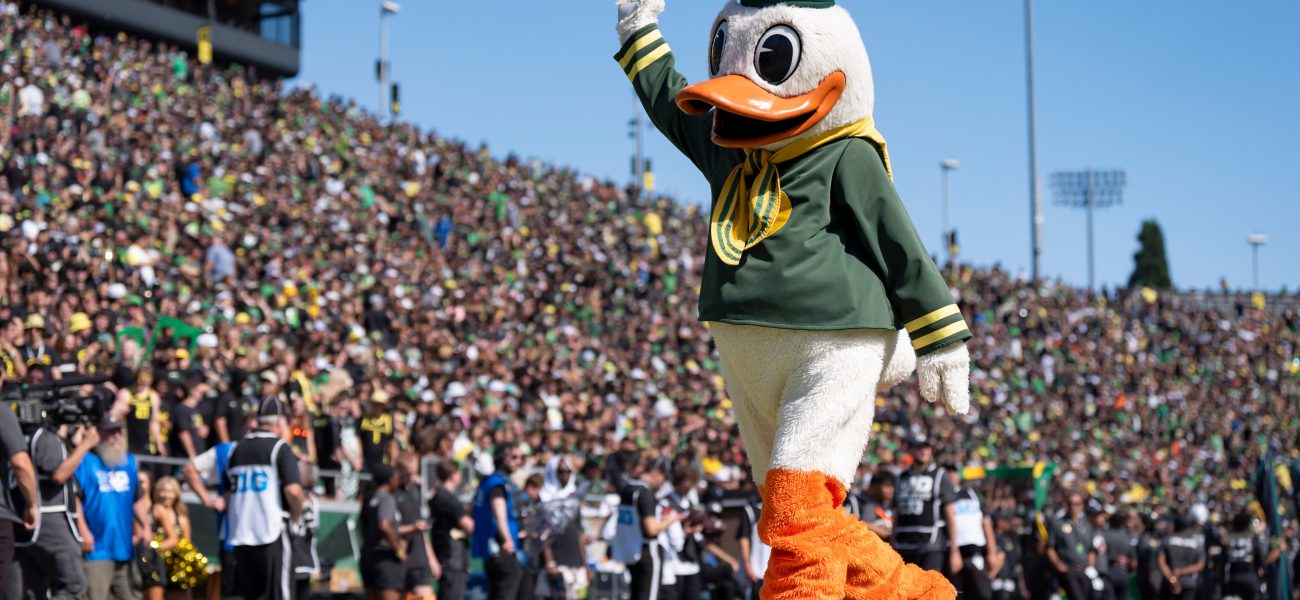 The Civil Chasm: Oregon’s Bitter Football Reunion Signals New Collegiate Order