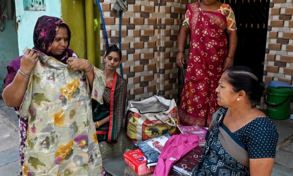 India’s Merciless Summer: When a Scorching Sun Demands a Paycheck to Stay Home