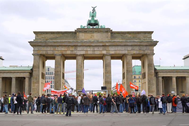 Berlin’s Draft Debate: A Generation Says ‘Not So Fast,’ Sticking it to an Awakened Germany