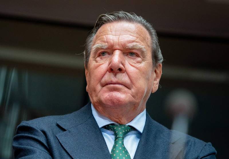 Moscow’s Audacious Gambit: Putin Floats Disgraced German Ex-Chancellor as Peace Broker