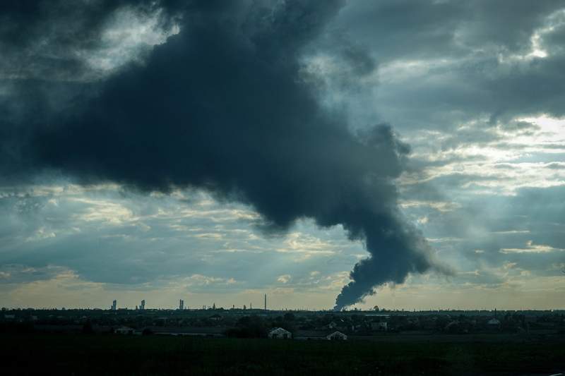Kyiv’s Long Arm Strikes Baltic Oil Port as Kremlin Retaliates with Deadly Barrage
