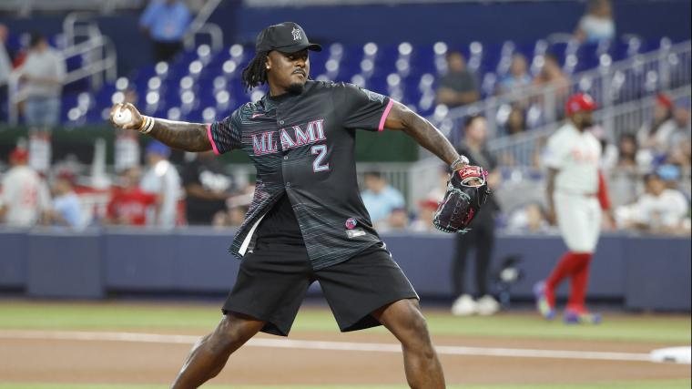 Gridiron Gaffe: Quarterback’s Ceremonial Pitch Exposes Brutal Glare of Digital Scrutiny