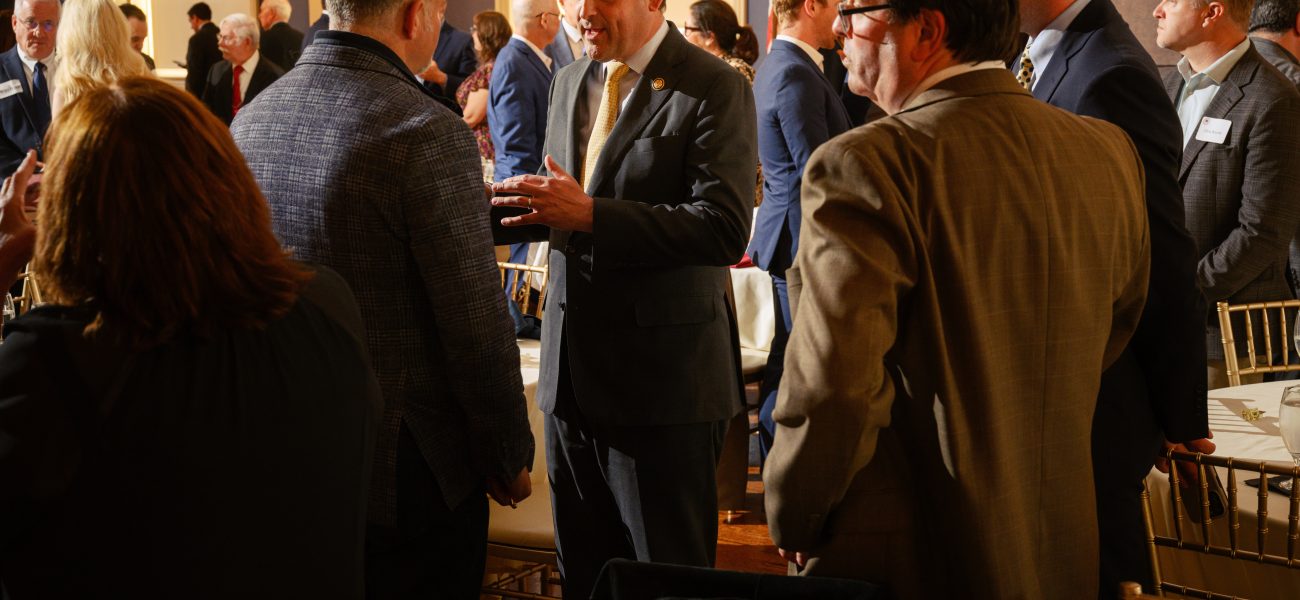 Kentucky’s Grand Paradox: Honoring McConnell While Racing for His Exit
