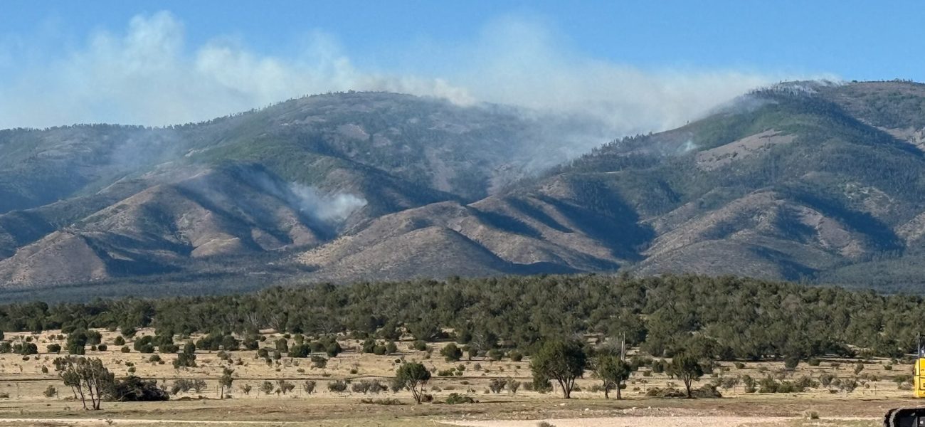Inferno’s Eerie Whisper: New Mexico Blaze Tied to Deadly Plane Crash Sparks Mass Exodus