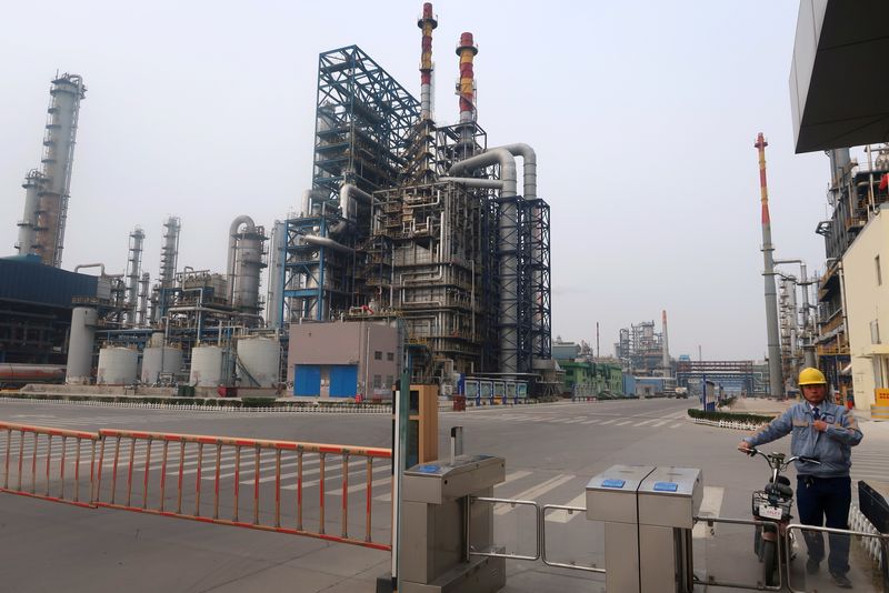 Beijing’s Black Gold Blight: China’s ‘Teapot’ Refiners Choke Amid Economic Chill