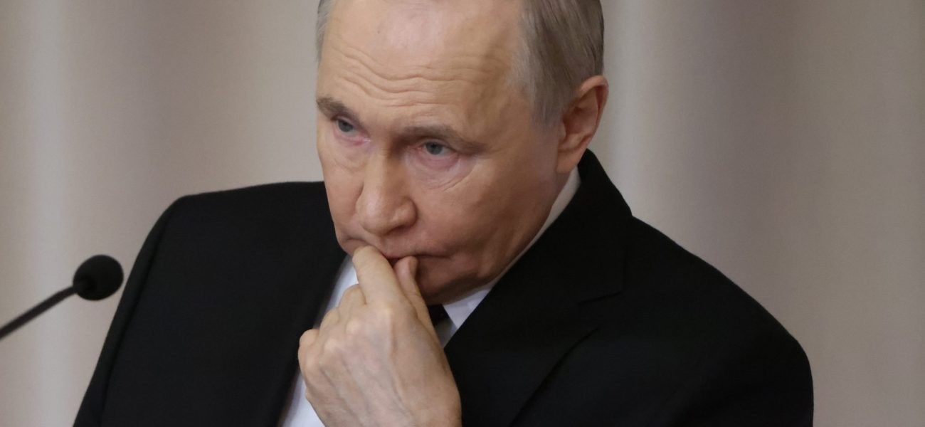 Kremlin Cracks? Putin’s War Efforts Face Stark Domestic Dissent Amid Economic Strain