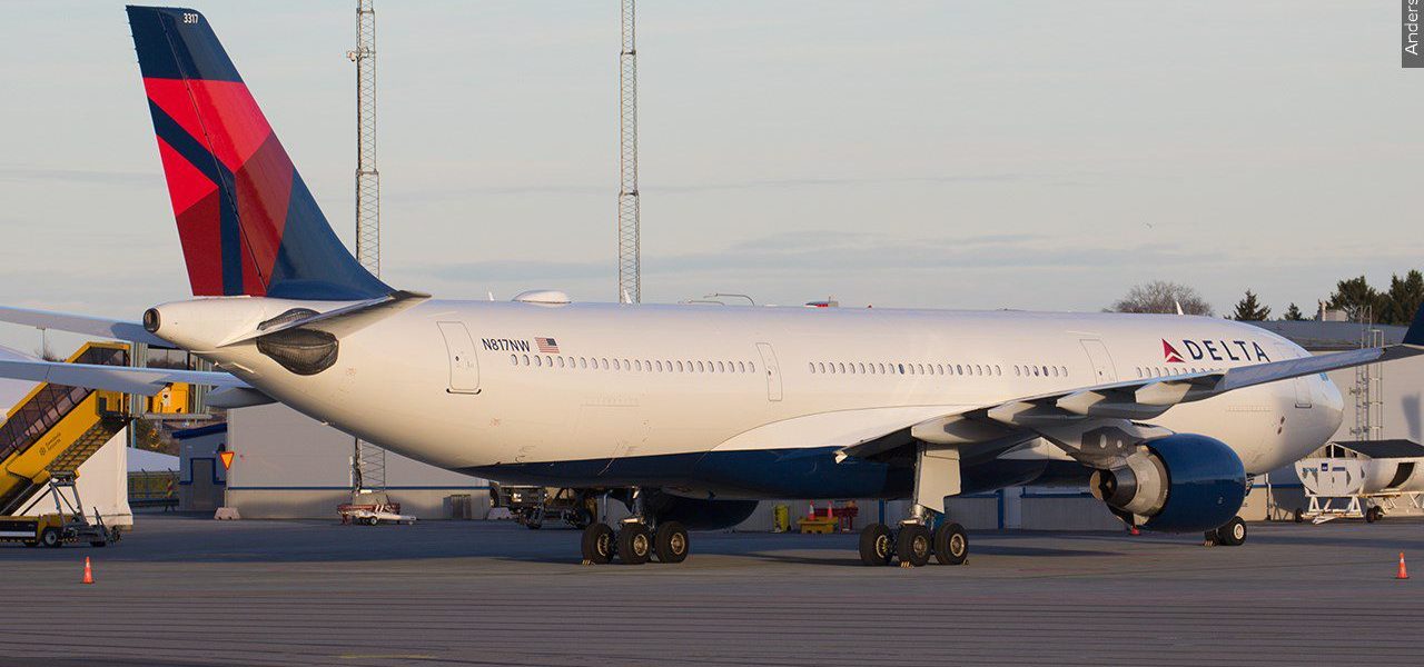Desert Detour: Delta’s Unexpected Farmington Layover Exposes Aviation’s Fragile Ballet