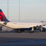 Desert Detour: Delta’s Unexpected Farmington Layover Exposes Aviation’s Fragile Ballet