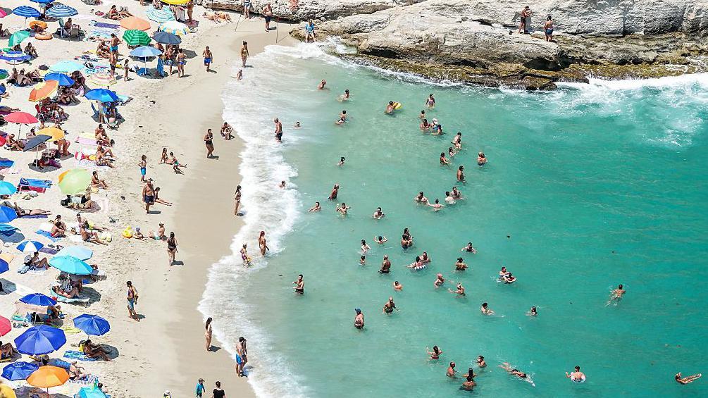 Fewer Pina Coladas: UK’s Waning Holiday Cheer Signals Deeper Economic Churn