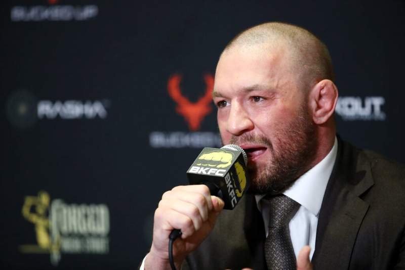 Octagon’s Golden Handcuffs: McGregor’s Social Jabs Signal Lucrative Rematch Ballet