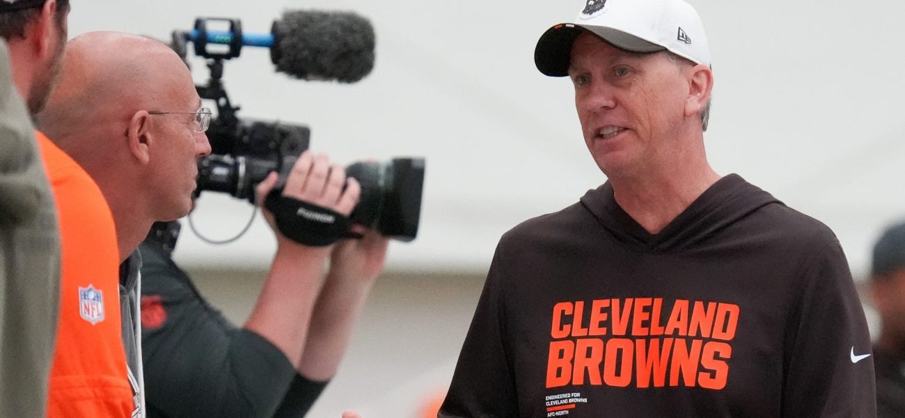 Cleveland’s Perpetual Query: Media Demands Answers While Coach Plays Coy on Quarterback Quandary