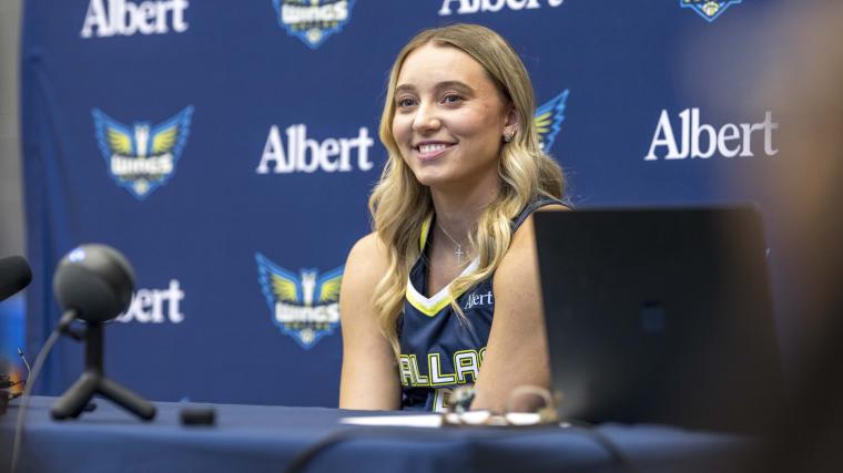 Referee’s Stunned Gaze Becomes Unlikely WNBA Star Amid Bueckers’ Viral Flair