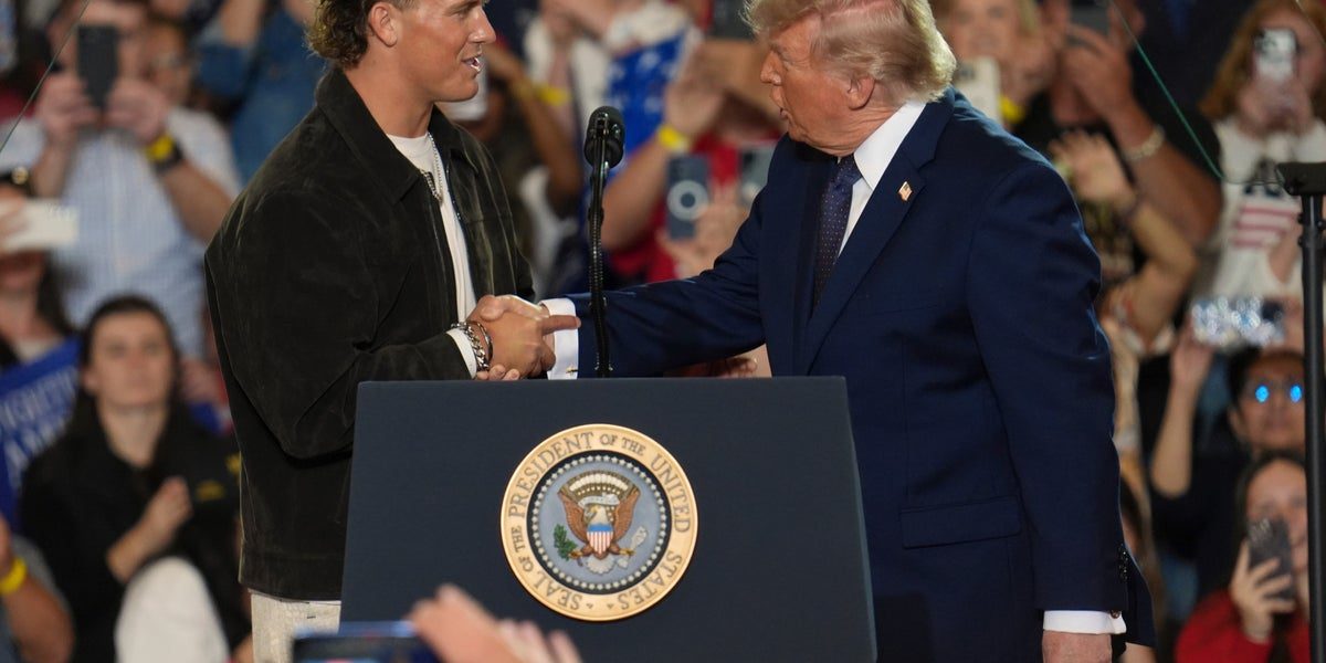 Gridiron Politic: Star Quarterback’s Endorsement Stirs New York, Jolts National Stage