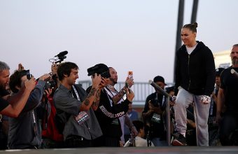 Billion-Dollar Blows: Hollywood’s Fight Night Exposes Brutal Economic Truths of Modern Sport