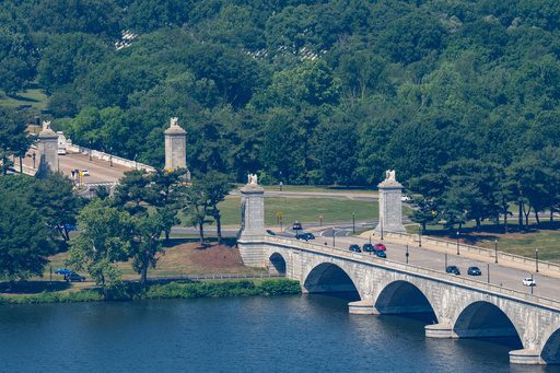 Gilded Dreams, D.C. Realities: Trump’s Arch Saga Endures Architect’s Skepticism, Legal Fights