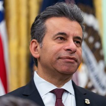 After Turmoil: Ex-Trump FDA Chief’s Rocky Exit Leaves Billions in Regulations in Flux
