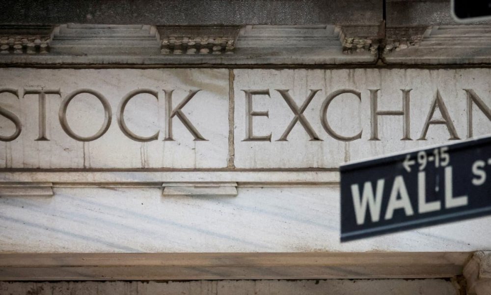 AI Frenzy Faces Reality Check as Tech Rout Jolts Wall Street