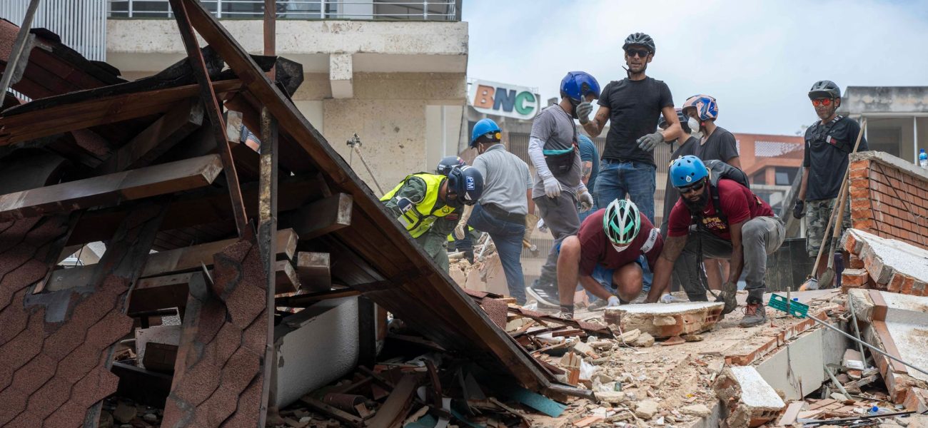 Caracas Counts Casualties as Deeper Fissures Emerge Post-Quake
