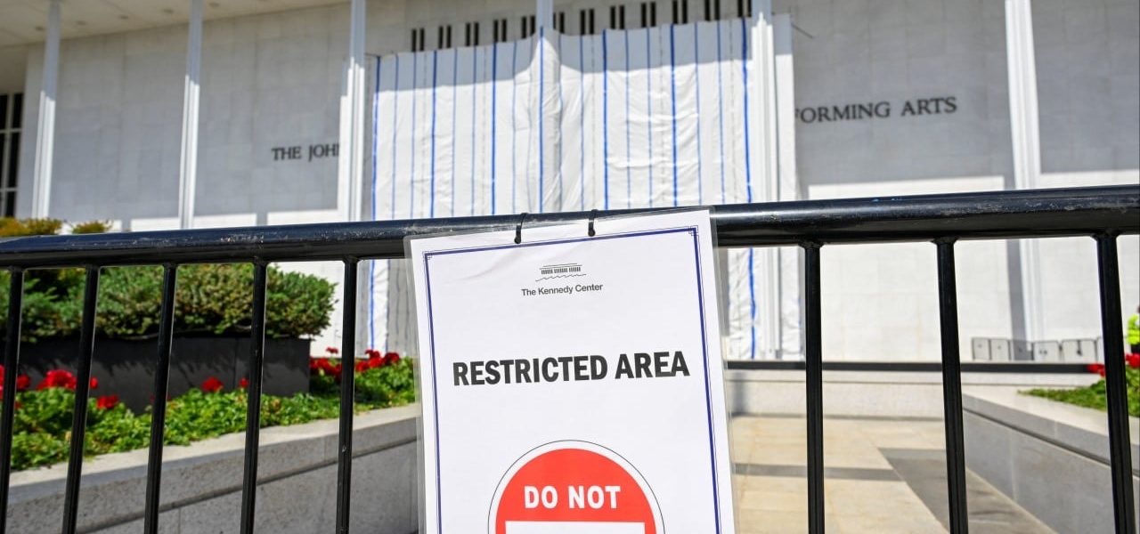 Federal Judge Demands Answers on Lingering Tarp After Trump’s Name Vanishes From Kennedy Center Facade