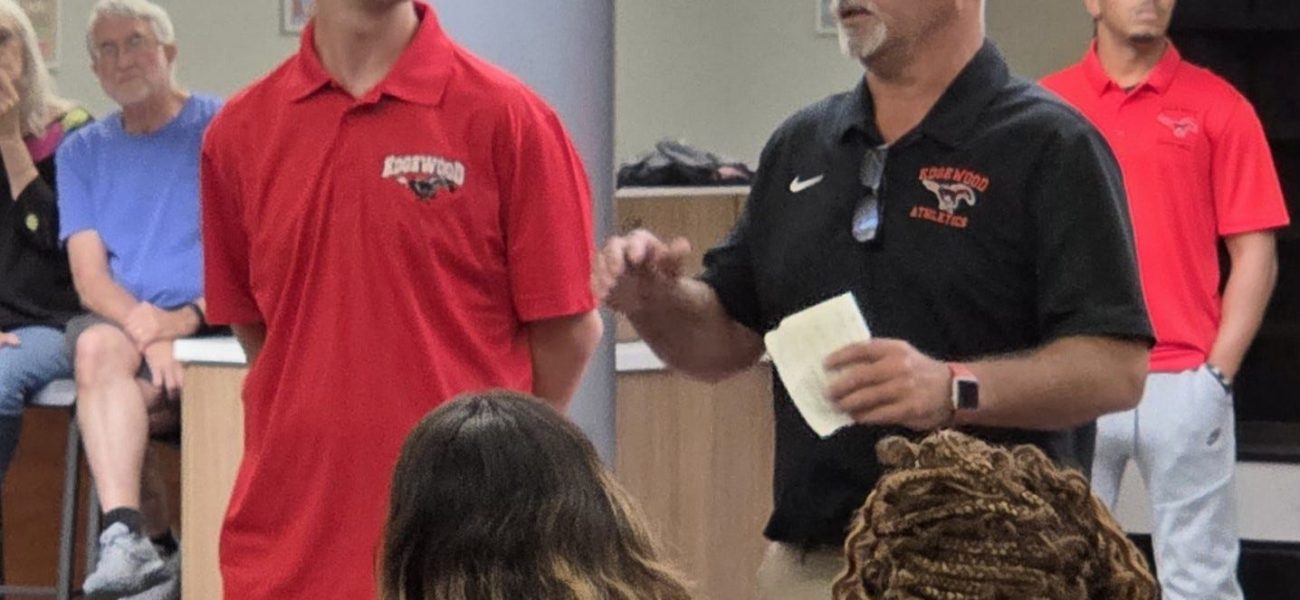 Hoosier Huddle: A Homegrown Coach’s Risky Bet on Loyalty and Local Lore