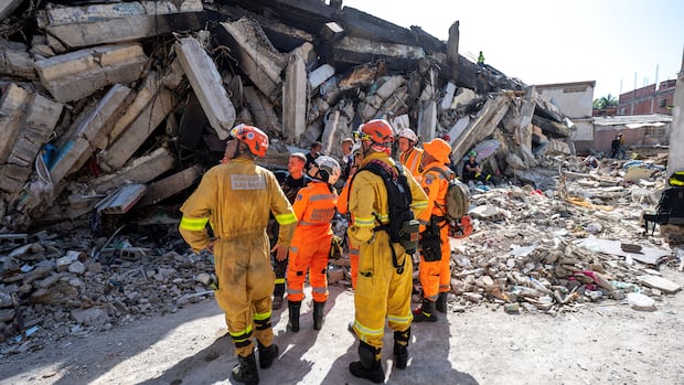 Fading Hopes in Venezuela as Search Continues Five Days After Twin Earthquakes