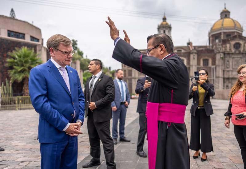Wadephul’s Basilica Stop Ignites Debate on German Global Strategy