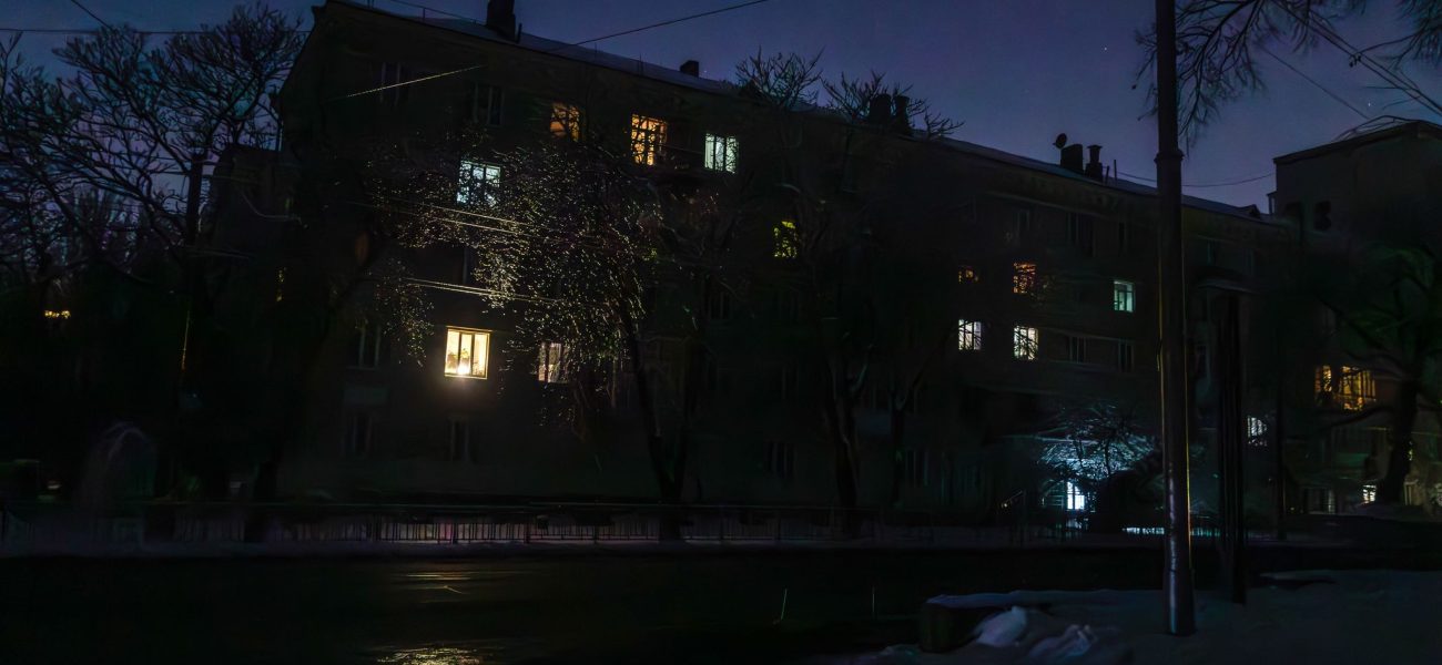 Kyiv’s Grinding Resolve: Ukraine Braces for Another Winter of Darkness