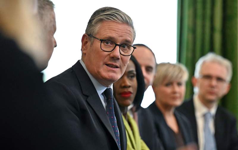 Westminster’s Latest Front: UK Battles Epochal Shift with Under-16 Social Media Curfew