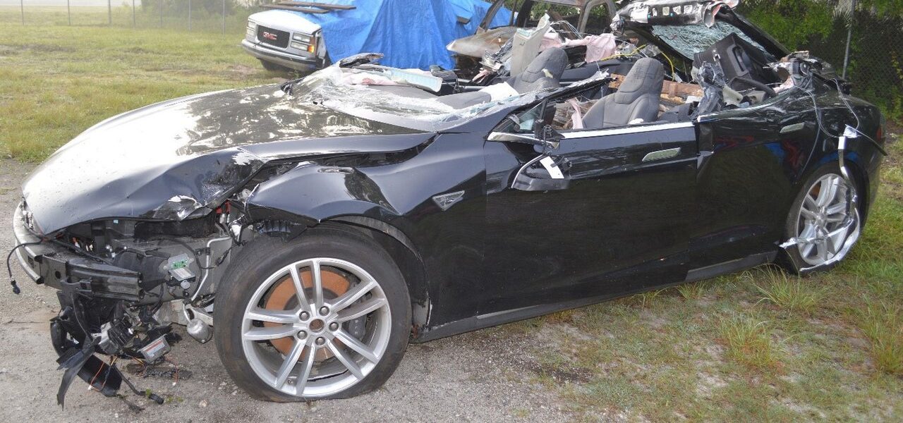 Tesla Driver Alleges ‘Self-Driving’ in Texas Home Collision