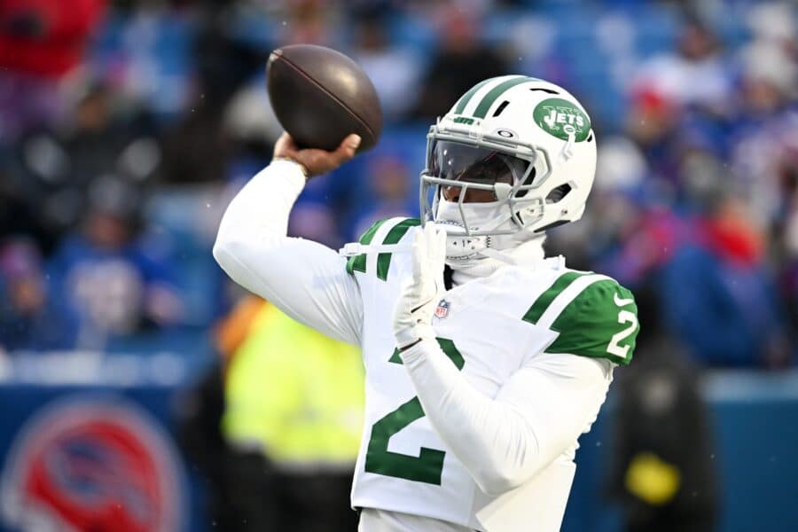 Beyond the Hail Mary: Tyrod Taylor, Packers, and the Geopolitics of Gridiron Grifts