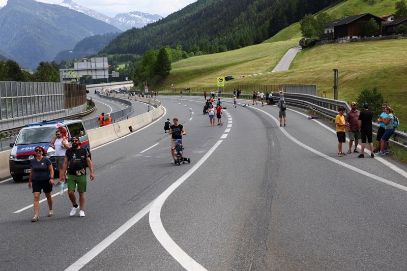 Alpine Artery Blocked: Austrian Climate Action Chokes European Trade Route