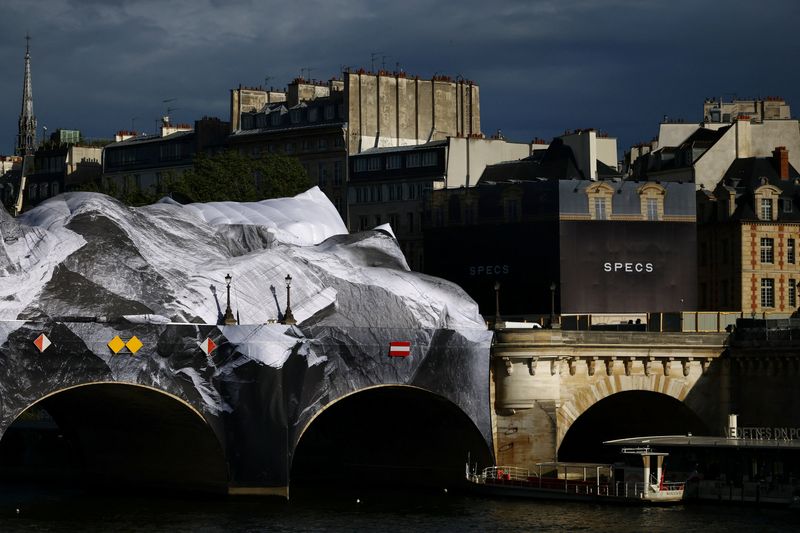 Paper Dream or Urban Nightmare? Paris Art Installation Stumbles on Public Stage
