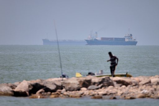 Ceasefire Collapses: US Strikes Iranian Targets as Hormuz Flares