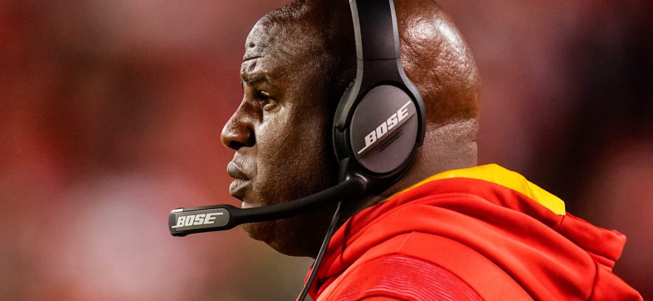 Gridiron Echoes: A Coach’s Homecoming Realigns an Empire, Shakes Sporting Assumptions