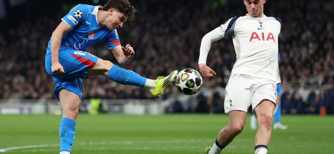 Atletico Tightens Grip on Alvarez as Barcelona’s Transfer Saga Simmers