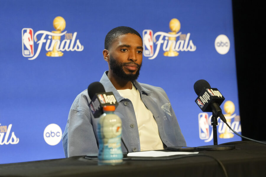 The Ghost of ’21 Haunts Knicks’ Charge, Echoing Political Peril on Court