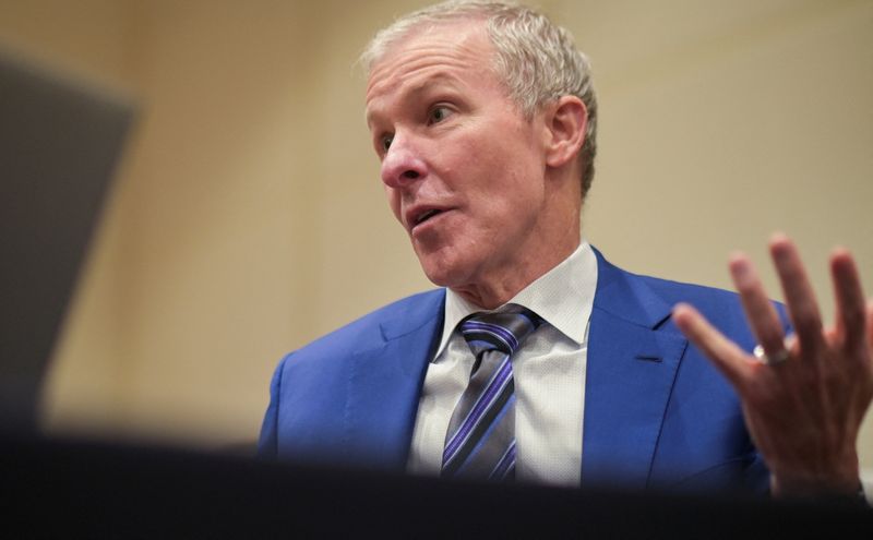 United Air Steers Clear of Merger Mania, Eyes Strategic Snips Instead