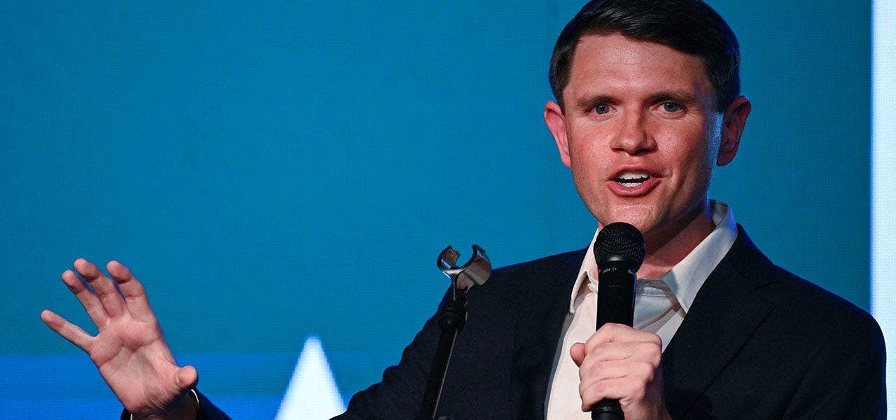 Texas Democratic Primary Loss Ignites ‘Racist Race’ Firestorm, Echoes Global Divides
