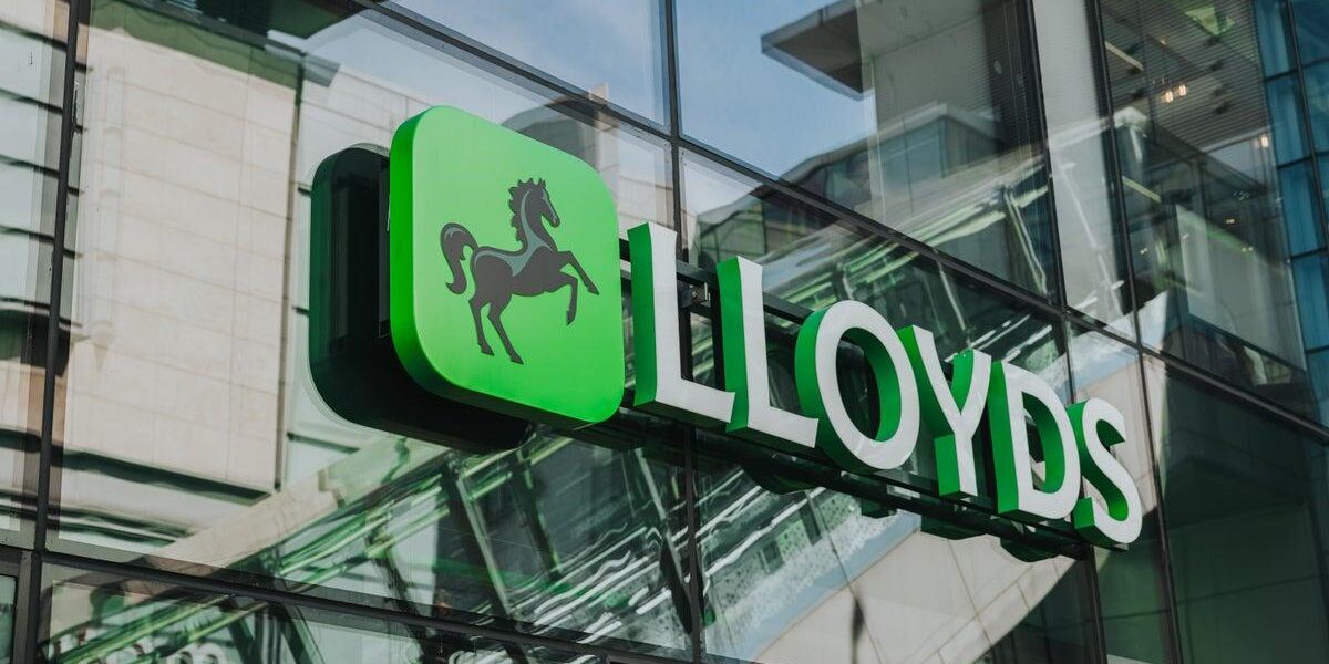 Lloyds Announces £2bn Cost-Cutting Plan Amid 23% Profit Surge