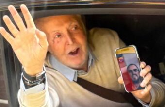 Beatles Legends Paul McCartney and Ringo Starr Surprise Fans on Bus Tour