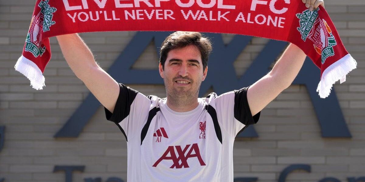 Liverpool’s Transfer Focus: Iraola Highlights Crucial Position